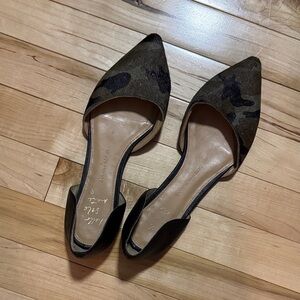 Banana Republic Camouflage Pointed Toe Flats